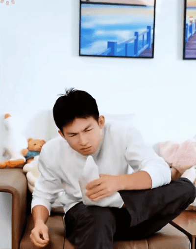 1754596880559443.gif 081351484417.gif